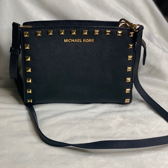 Preloved - Picture 2 of 2